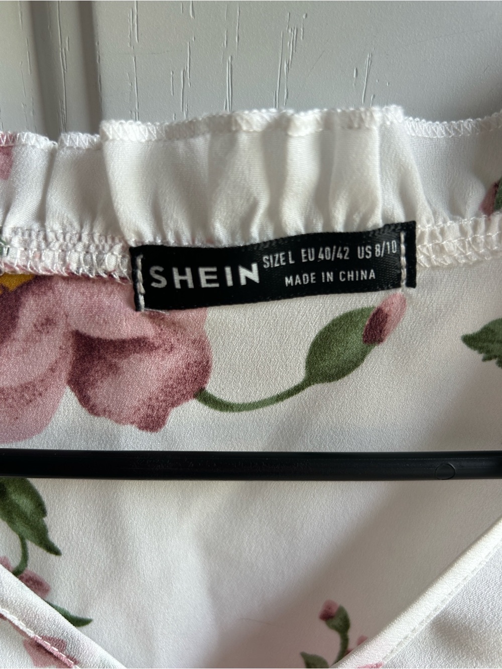 SHEIN Top Large - Picture 2 of 3